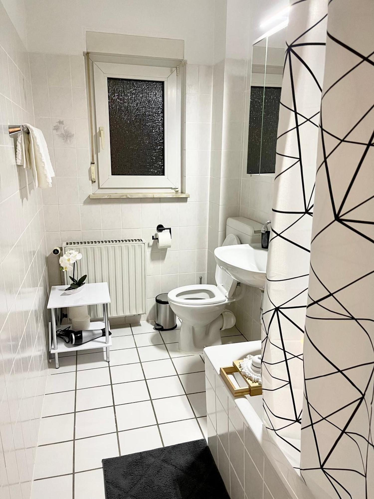 Tunnel Apartment - Nordbahntrasse, Kontaktloser Self-Check-In, Netflix Wuppertal Exterior photo